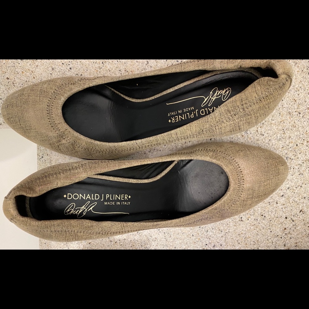 Metallic leather Donald J. Pliner kitten heels